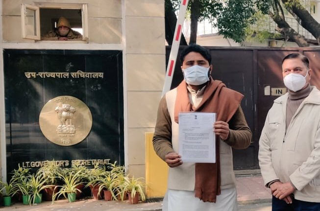चेस्ट क्लीनिक की जमीन बेचने की तैयारी में एमसीडी, उपराज्यापाल बचाएं, दिया ज्ञापन: विशेष रवि चेस्ट क्लीनिक की जमीन बेचने की तैयारी में एमसीडी, उपराज्यापाल बचाएं, दिया ज्ञापन: विशेष रवि